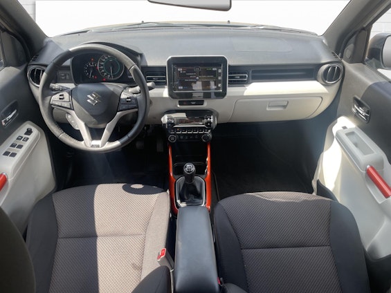 Vehicle image 7