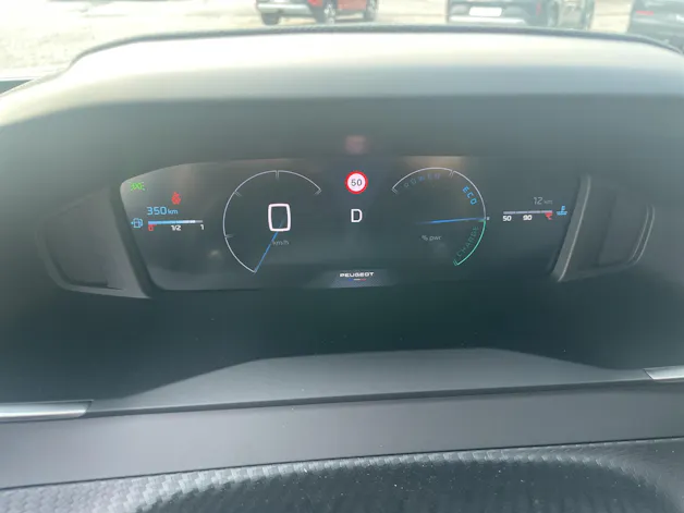 Peugeot 2008 1.2 Hybrid Allure Premium