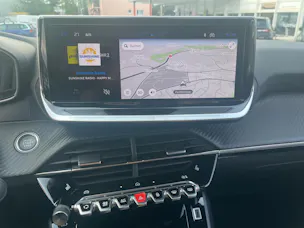 Peugeot 2008 1.2 Hybrid Allure Premium