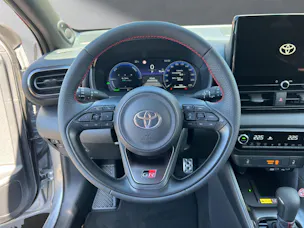 Toyota Yaris 1.5 VVT-i HSD GR Sport