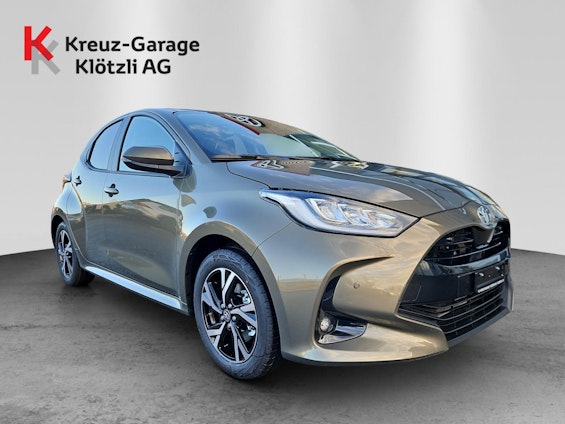 First vehicle image