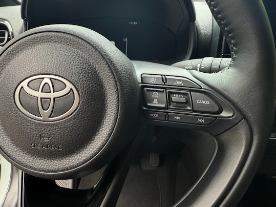 Vehicle image 14