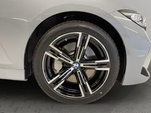 BMW 330d xDrive 48V Touring
