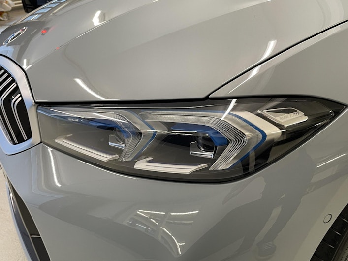 Vehicle image BMW 3 SERIES