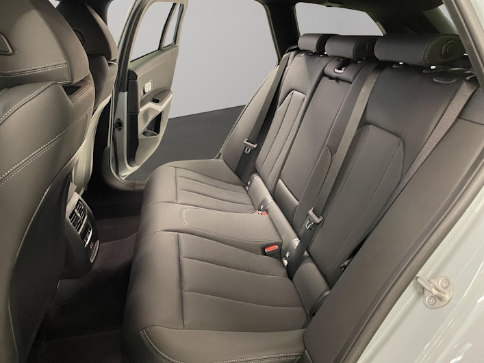 Vehicle image BMW 3 SERIES