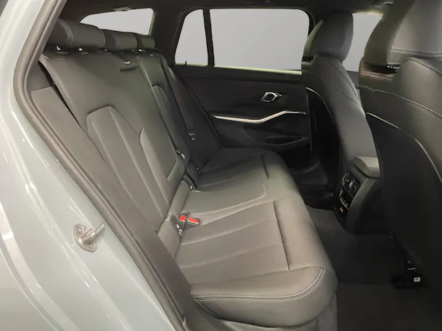 BMW 330d xDrive 48V Touring