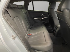 Vehicle image BMW 330d xDrive SAG Touring