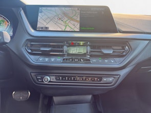 Vehicle image BMW 120d xDrive SAG