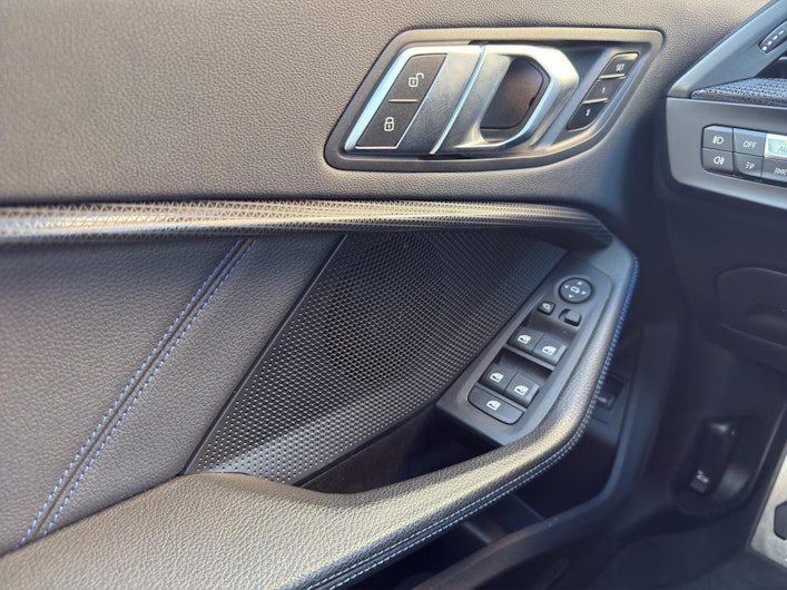 Vehicle image BMW 1 SERIES