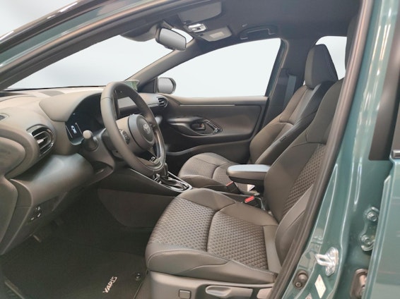 Vehicle image 16