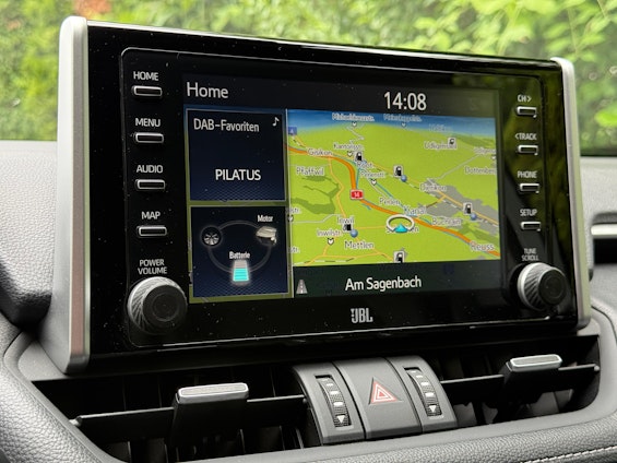 Vehicle image 14