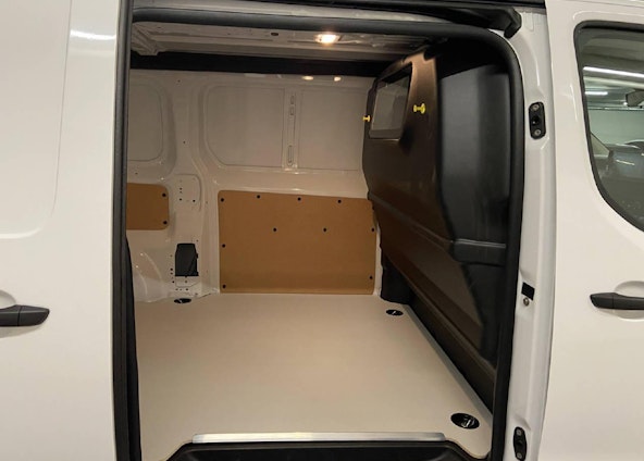 Vehicle image 10 Vehicle image 10