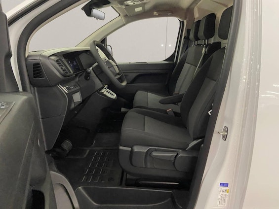 Vehicle image 4 Vehicle image 4