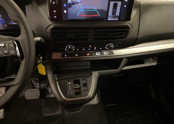 Vehicle image 8 Vehicle image 8