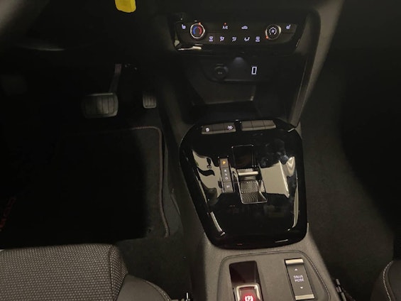 Vehicle image 8 Vehicle image 8