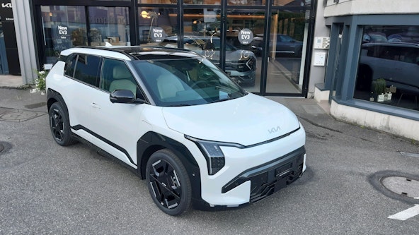 Vehicle image 2 Vehicle image 2