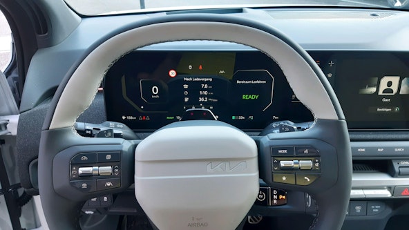 Vehicle image 11 Vehicle image 11