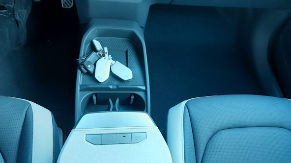 Vehicle image 13 Vehicle image 13