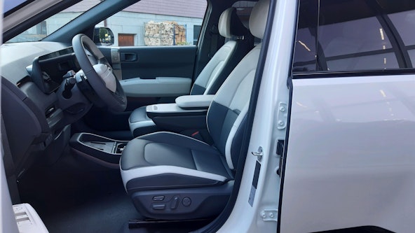 Vehicle image 9 Vehicle image 9