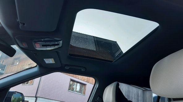 Vehicle image 14 Vehicle image 14