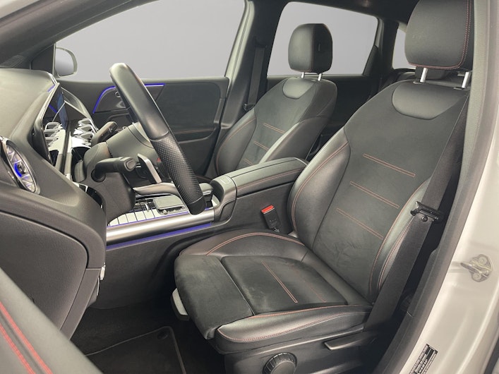 Vehicle image MERCEDES-BENZ B 250