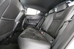 Vehicle image TOYOTA C-HR 2.0 VVTi HSD Move