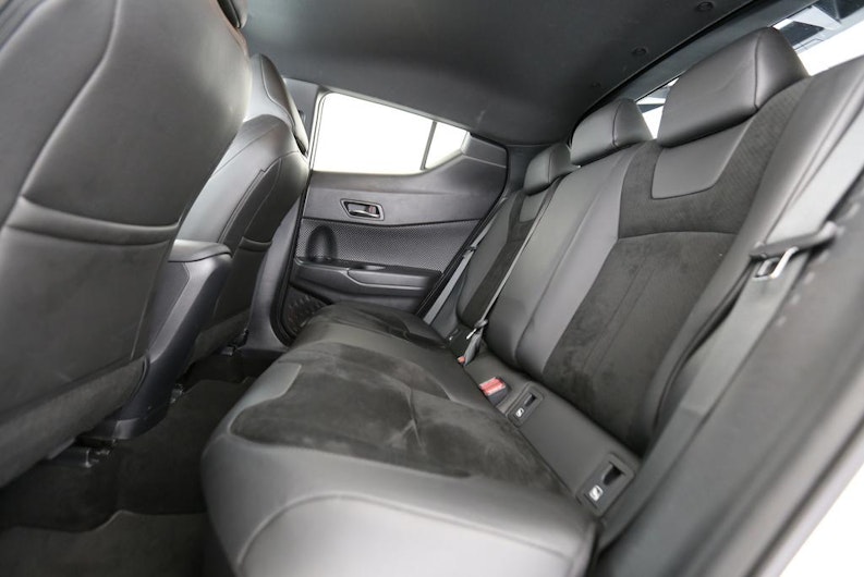 Vehicle image TOYOTA C-HR