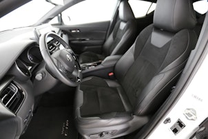 Vehicle image TOYOTA C-HR 2.0 VVTi HSD Move