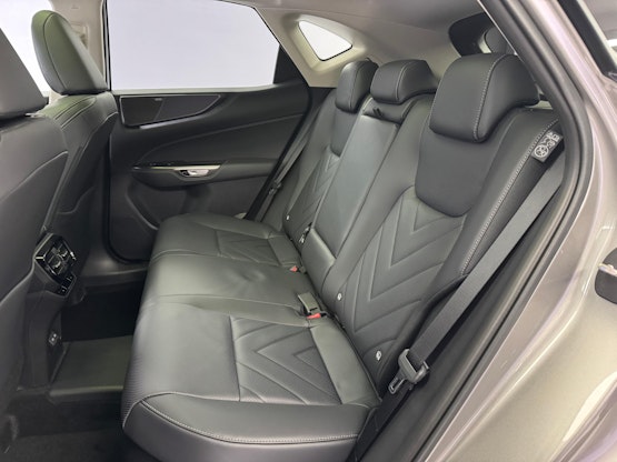 Vehicle image 9 Vehicle image 9