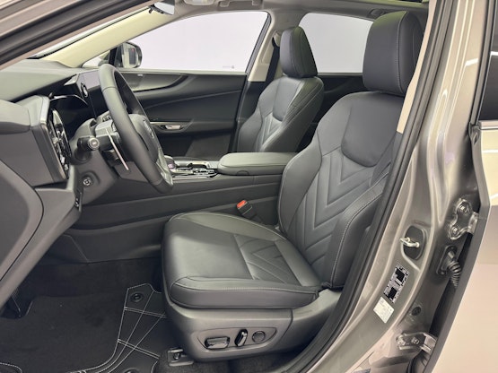 Vehicle image 8 Vehicle image 8