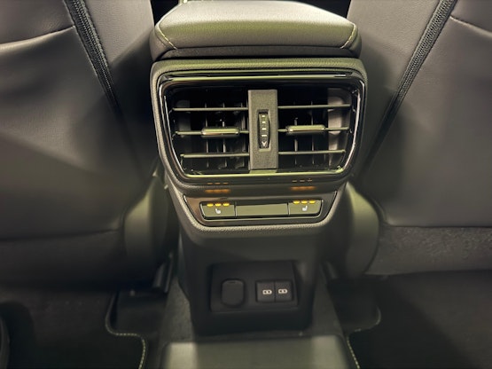 Vehicle image 15 Vehicle image 15