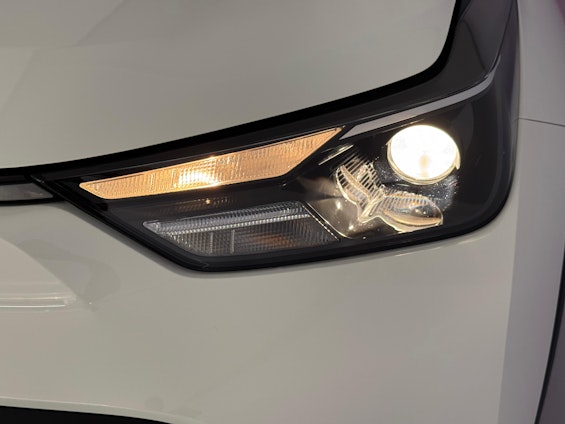 Vehicle image 14 Vehicle image 14