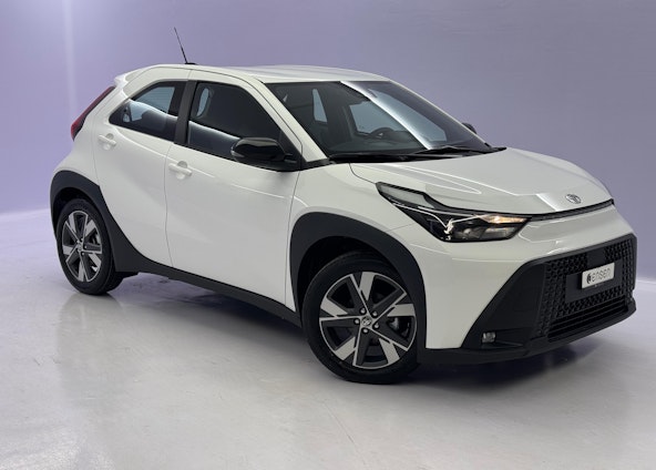 First vehicle image First vehicle image