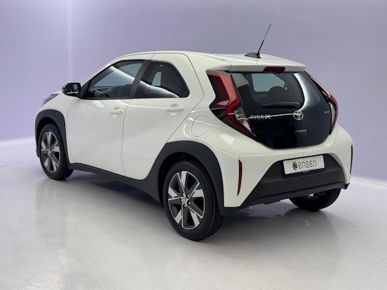 Vehicle image 6 Vehicle image 6