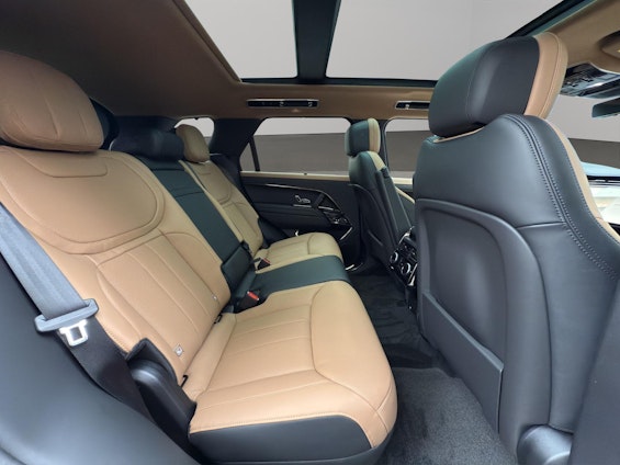 Vehicle image 10 Vehicle image 10