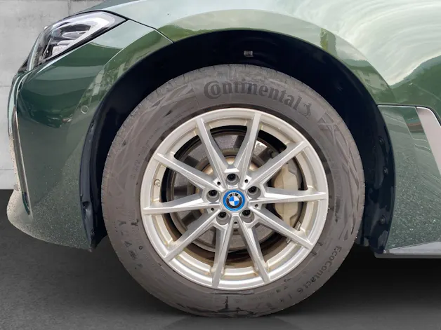 BMW i4 eDrive35