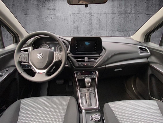 Vehicle image 10 Vehicle image 10