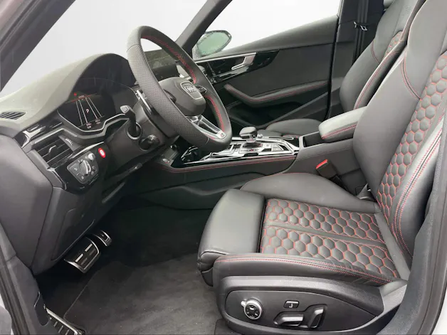 Audi RS4 Avant quattro tiptronic