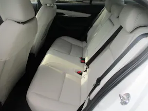 Mazda 3 Sedan 2.0 186 Revolution