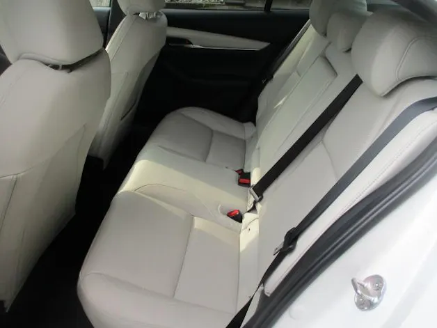Mazda 3 Sedan 2.0 186 Revolution