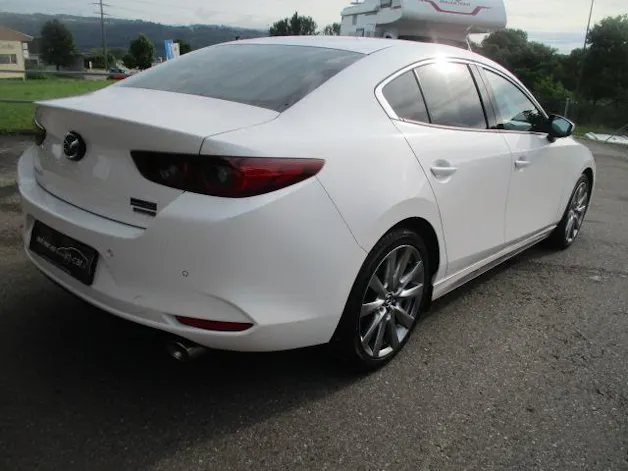 Mazda 3 Sedan 2.0 186 Revolution