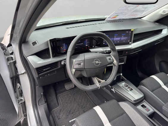 Vehicle image 5 Vehicle image 5