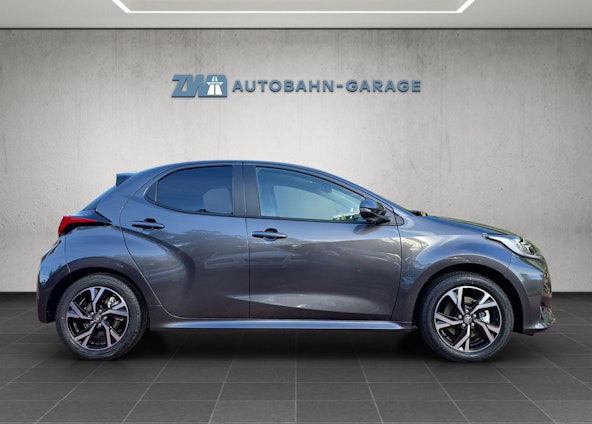 Vehicle image 5 Vehicle image 5