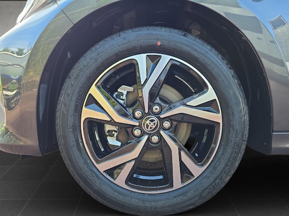 Vehicle image 14 Vehicle image 14