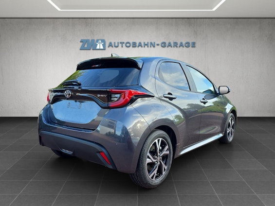 Vehicle image 4