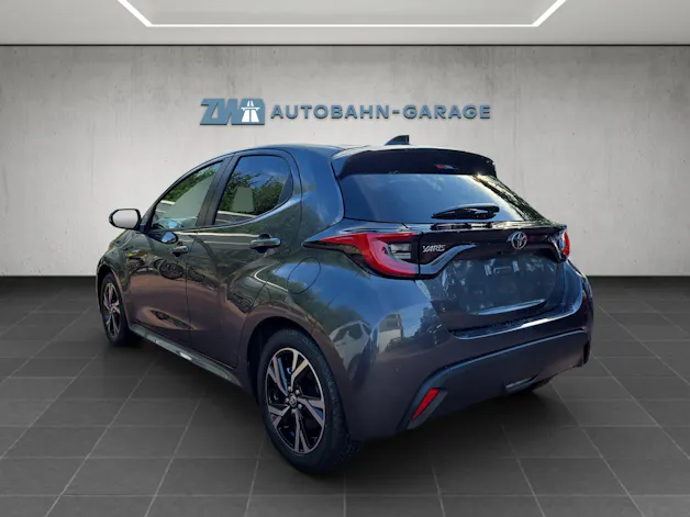 Toyota Yaris 1.5 VVT-i HSD Trend