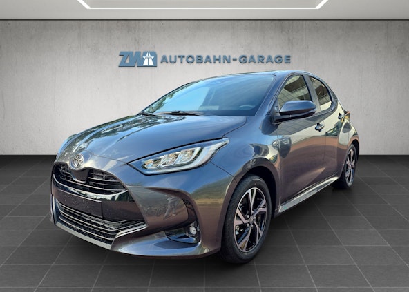 First vehicle image First vehicle image