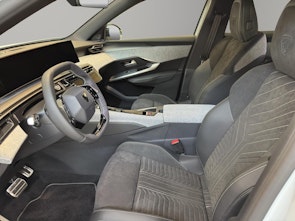 Vehicle image PEUGEOT 3008 e-Launch Edition AWD