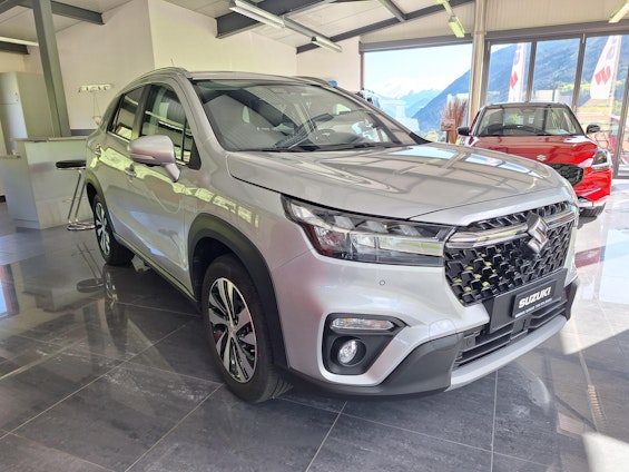 First vehicle image
