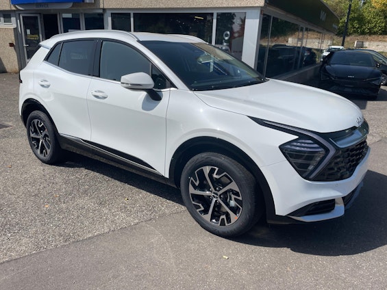 First vehicle image